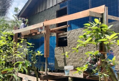 Penguatan Dinding RTLH, Satgas TMMD Kodim 1206/Putussibau Percepat Proyek
