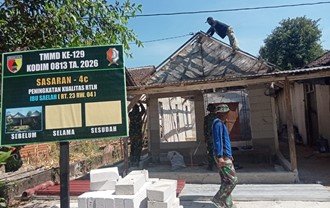 Rehabilitasi Rumah Ibu Saelah, TMMD 129 Bojonegoro Tunjukkan Dedikasi Tinggi
