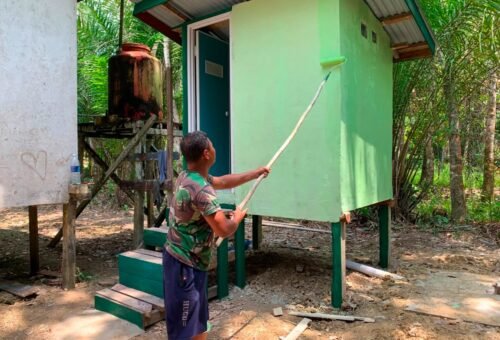 Penyelesaian MCK di Gereja Santo Fransiskus Xaverius Tanda Kerja Sama TNI dan Masyarakat