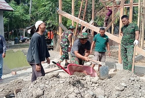 Kerja Sama TNI dan Masyarakat Percepat Proses Rehab Rumah Tidak Layak Huni
