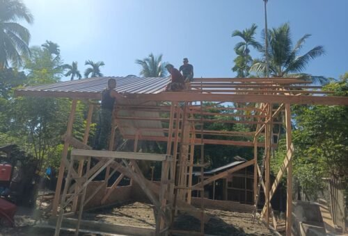 Keberhasilan Muhammad Amin Dalam Mewujudkan Rumah Impian, Pemasangan Atap TMMD Ke-129 Dimulai