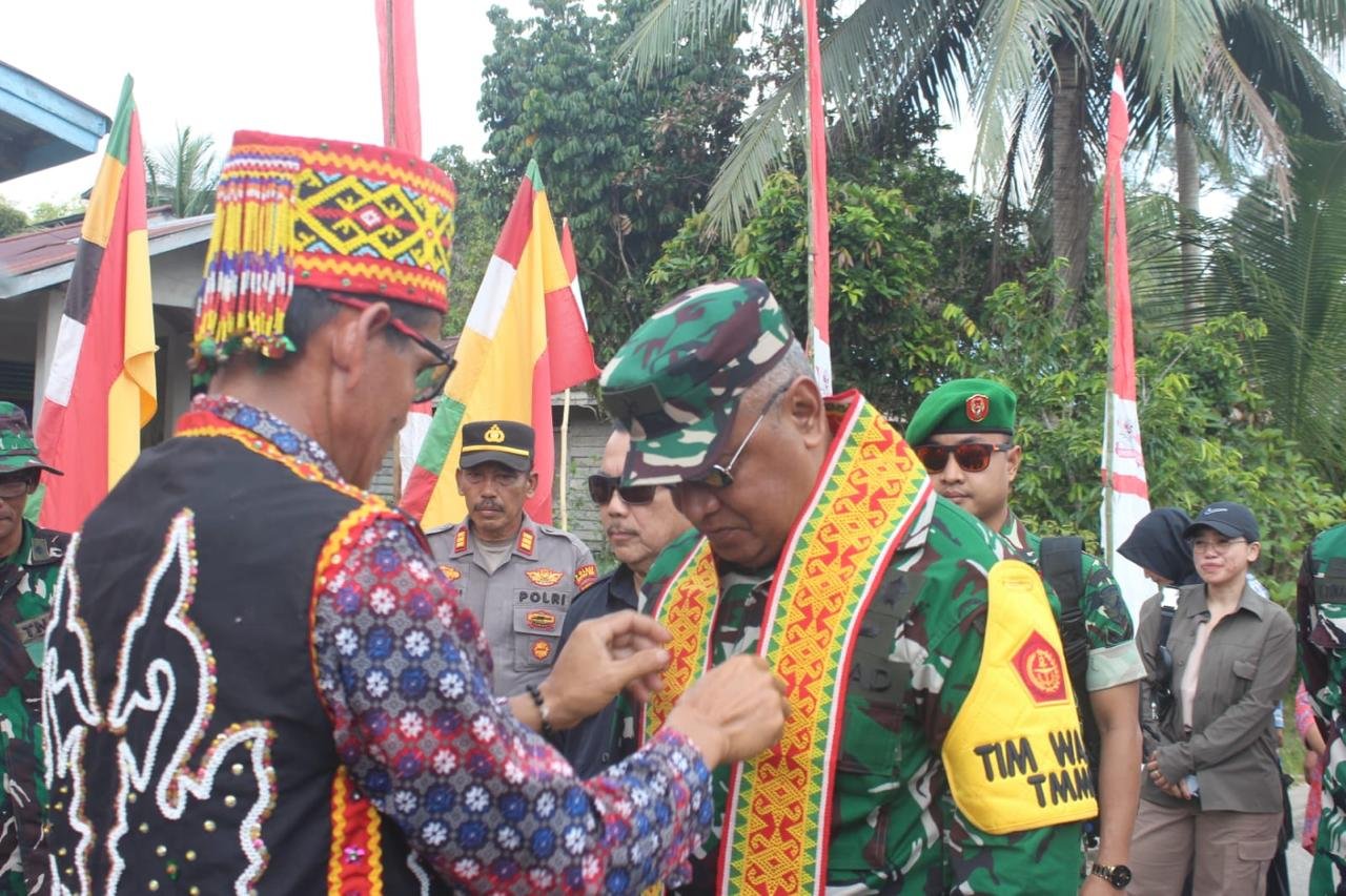Kunjungan Tim Wasev Memperkuat Komitmen Satgas TMMD 129 Kodim 1206/Putussibau untuk Meningkatkan Kualitas Pembangunan