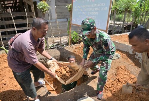 Kerja Sama Tanpa Henti, Satgas TMMD ke-129 Kodim 0102/Pidie dan Masyarakat Tingkatkan Kesehatan Lingkungan
