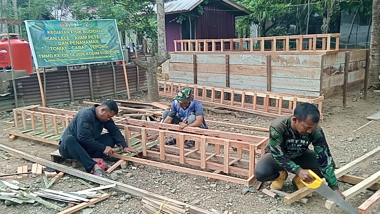 Membangun Kemandirian Pangan Melalui Kandang Ayam di Pidie