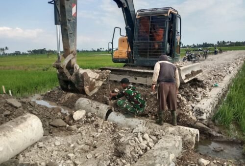 Semangat Gotong Royong, Satgas TMMD Ke-129 Kodim 1404/Pinrang Maksimalkan Pemasangan Gorong-Gorong