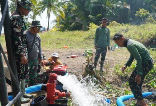 Kolaborasi TNI dan Penduduk, Program Air Bersih di Desa Umbele Berhasil Berjalan