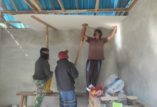 Pelapon Mempercepat Proses Rehabilitasi RTLH di TMMD Ke-129 Bangli