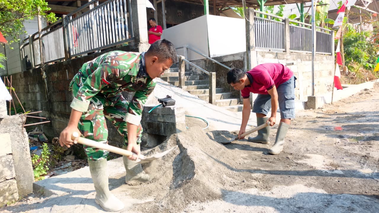 Kolaborasi Satgas TMMD 129 dan Masyarakat Desak Perbaikan Mushola di Desa Tlemang