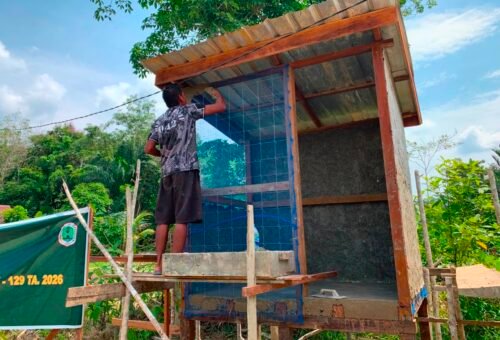 Pembangunan MCK Masjid Al-Hidayah Desa Ulak Pauk oleh Satgas TMMD Ke-129 Kodim 1206/Putussibau