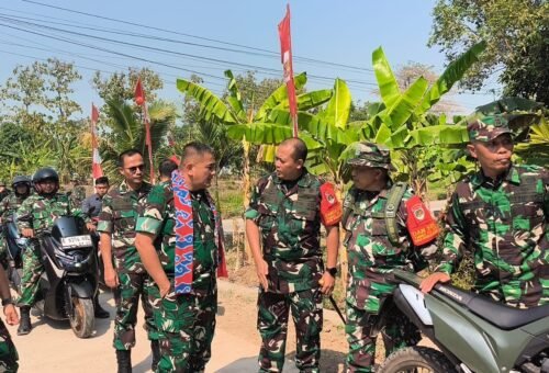 Kunjungan Brigjen TNI Yohanes Toar Pioh untuk Menilai TMMD ke-129 di Cirebon