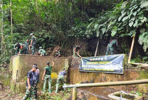 Bersinergi Antara Satgas TMMD dan Masyarakat, Sumber Air Yeh Tipat Diperbaiki dari Sampah Liar