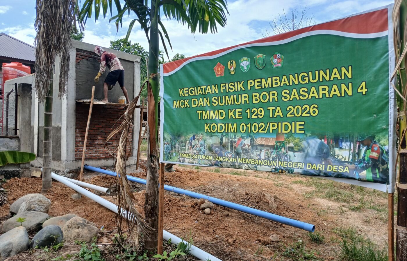 Pembangunan Fasilitas MCK TMMD Ke-129 Kodim 0102/Pidie Capai Setengah Jalan