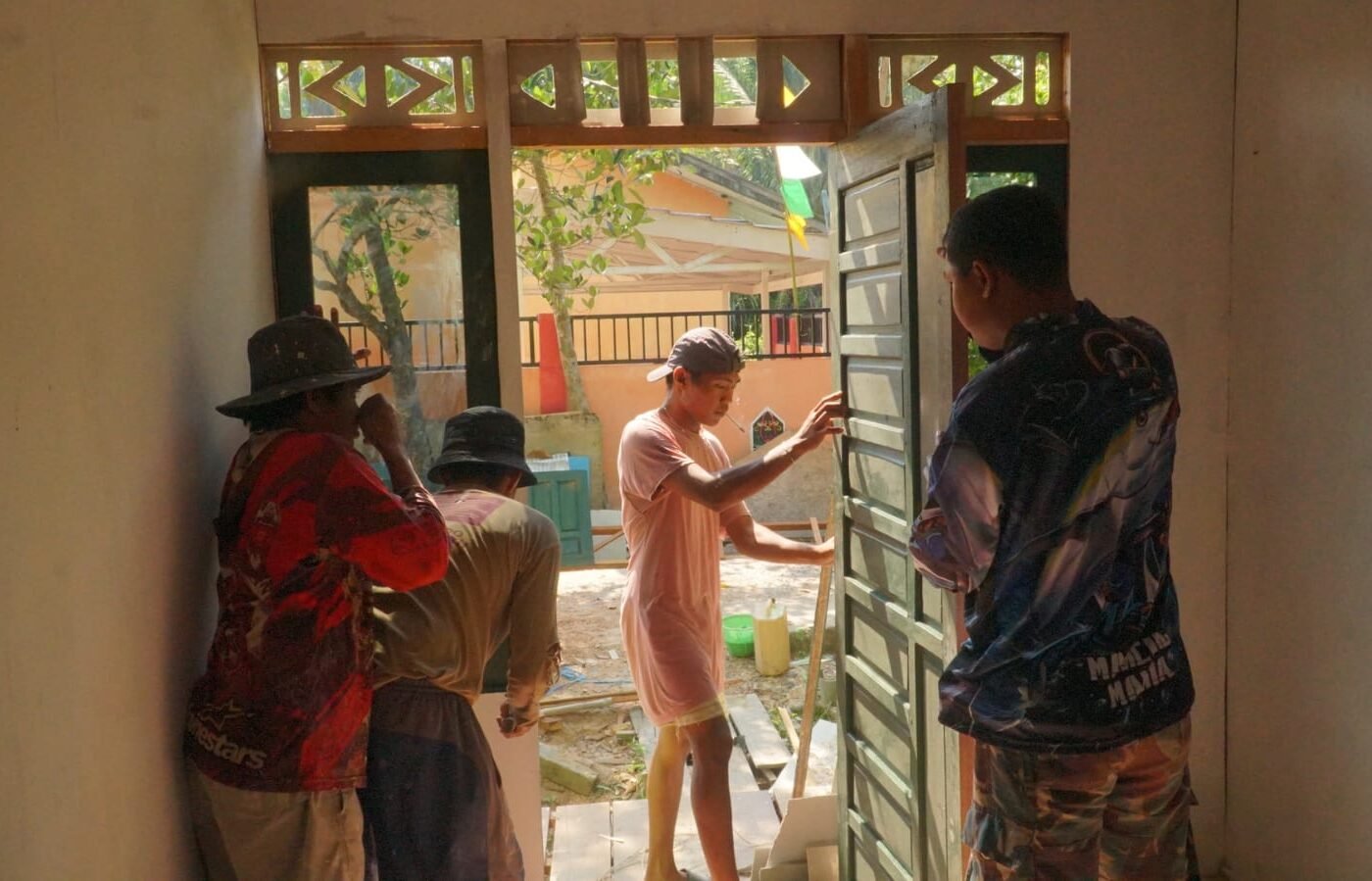 Sinergi TMMD dan Komunitas: Membangun Rumah Layak di Desa Bandar Raya