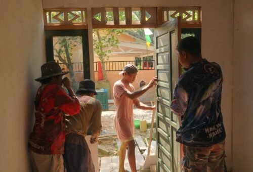 Sinergi TMMD dan Komunitas: Membangun Rumah Layak di Desa Bandar Raya