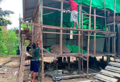 Dedikasi TNI di Perbatasan: Upaya TMMD 1206/Psb dalam Renovasi Rumah Warga