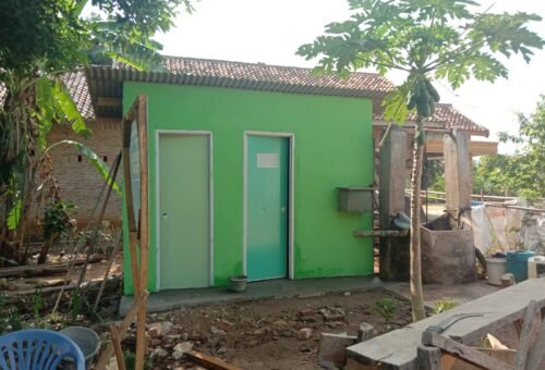 Pembangunan MCK Untuk Ibu Wagiyem: TMMD ke-129 di Lampung Utara Tercapai