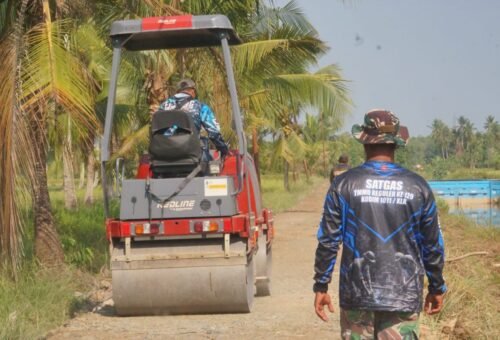 Kerja Bersama untuk Memperkuat Infrastruktur Jalan di Desa