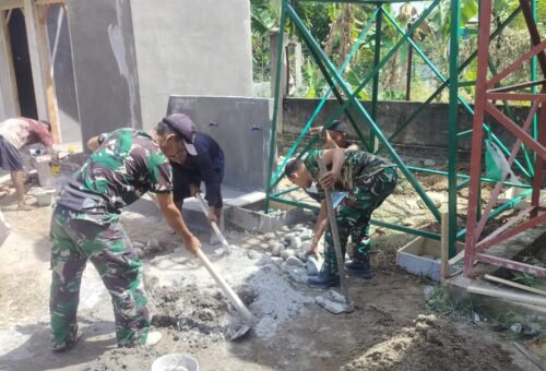 Pembangunan Tiang Tandon Air oleh Satgas TMMD dan Masyarakat di Blang Cot