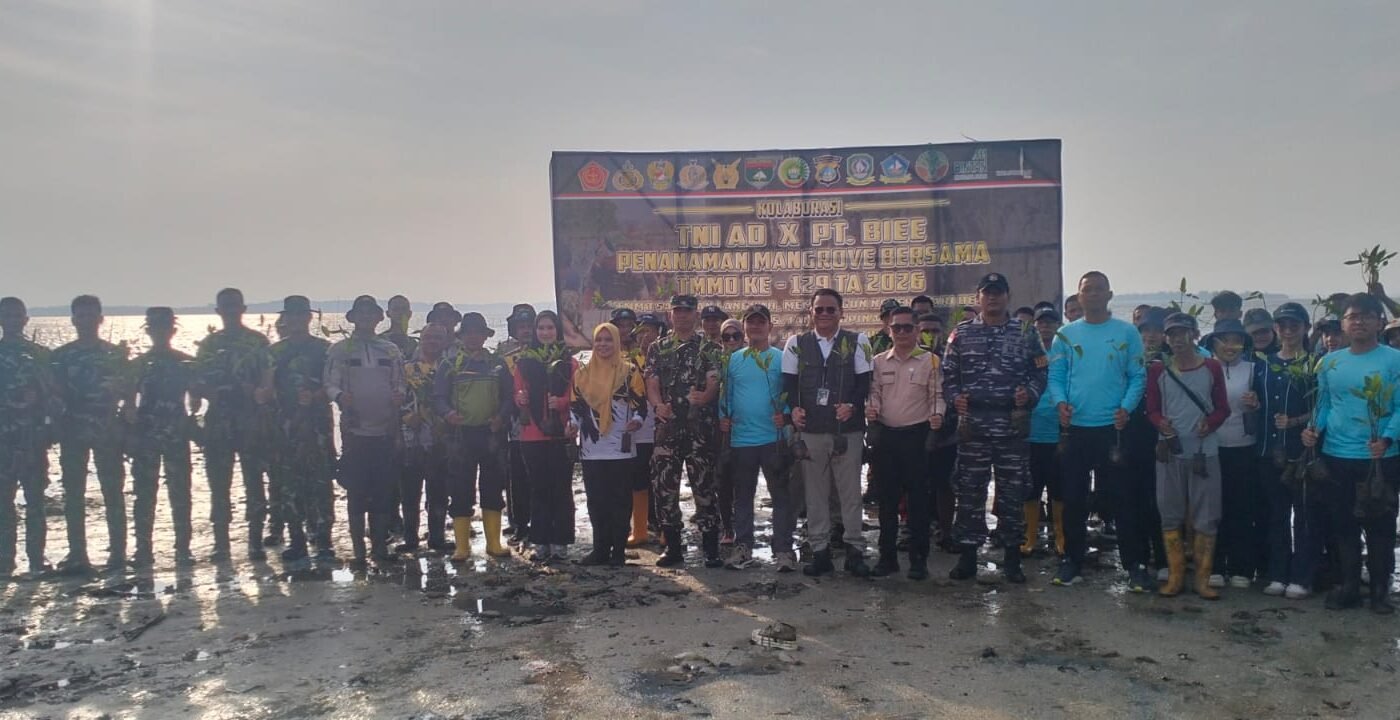 Kolaborasi TNI dan PT BIEE Tanam Ribuan Pohon Mangrove di Bintan