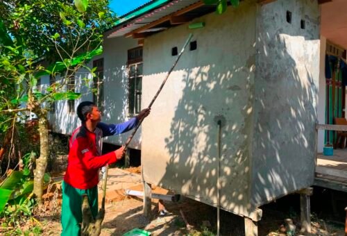 Pembangunan MCK di Gereja Santo Mikael, Sebuah Komitmen Satgas TMMD Regtas Ke-129 Kodim 1206/Psb