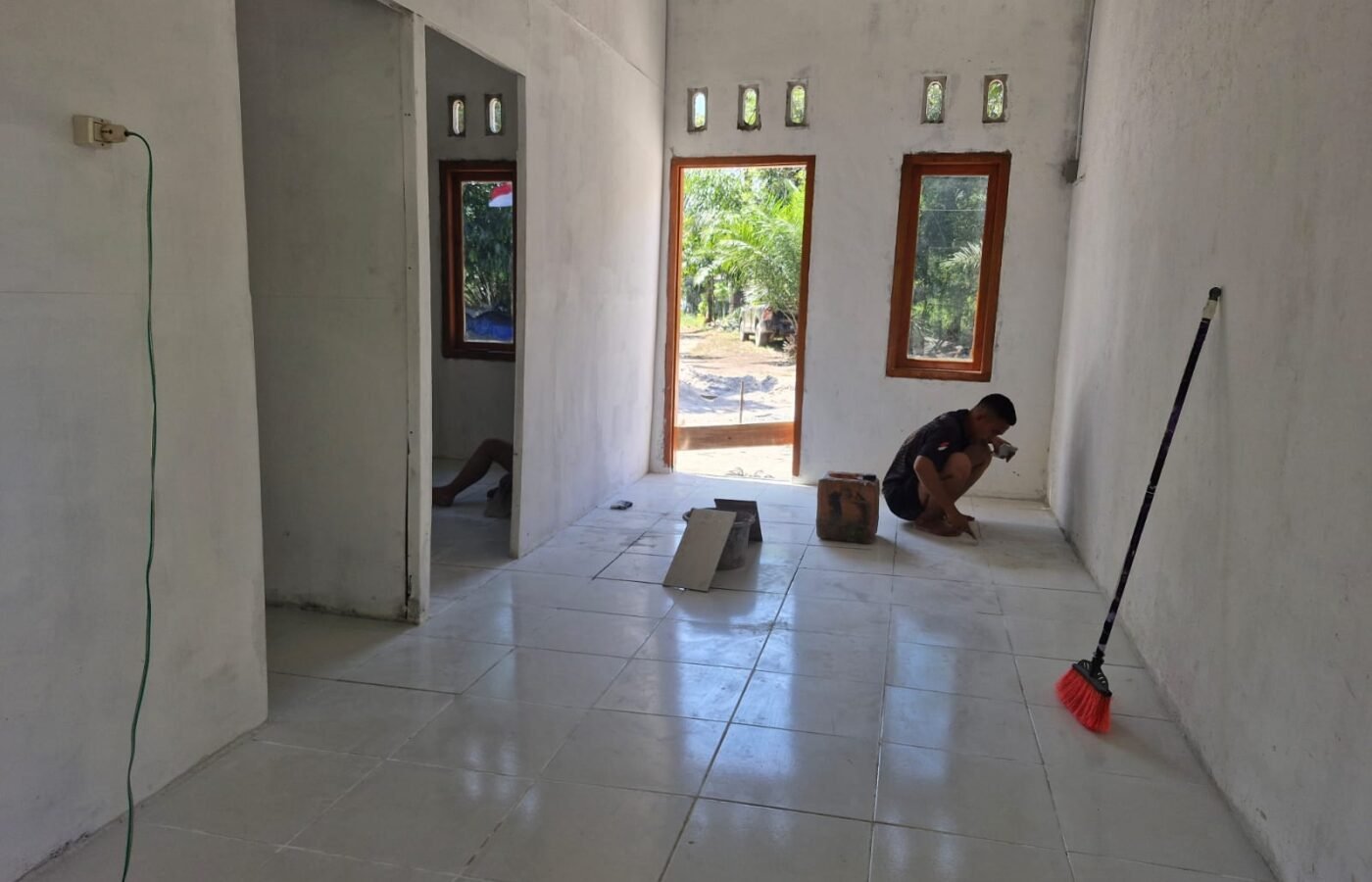 Kerja Sama TNI dan Warga Wujudkan Rumah Impian Ibu Rodiah