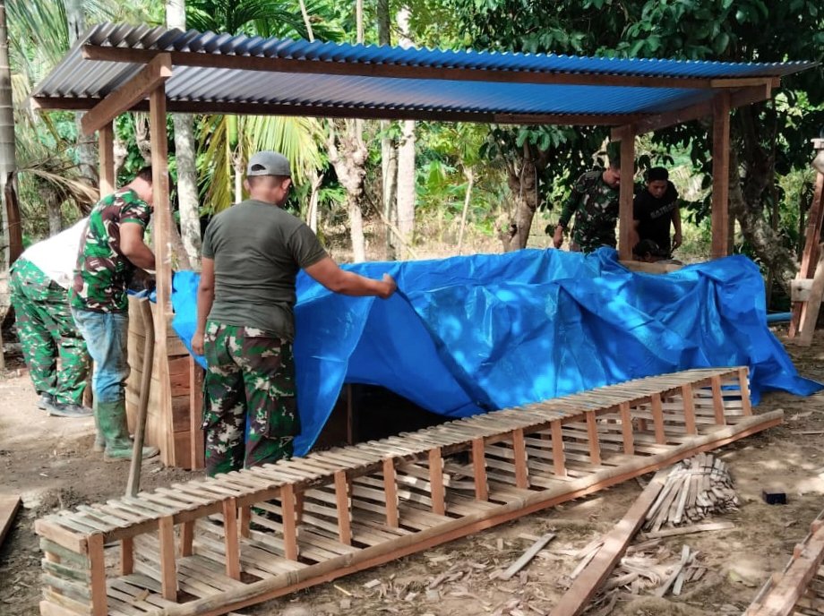Membangun Kemandirian Ekonomi Melalui TMMD ke-129, Kolam Lele dan Kandang Ayam Petelur di Pidie