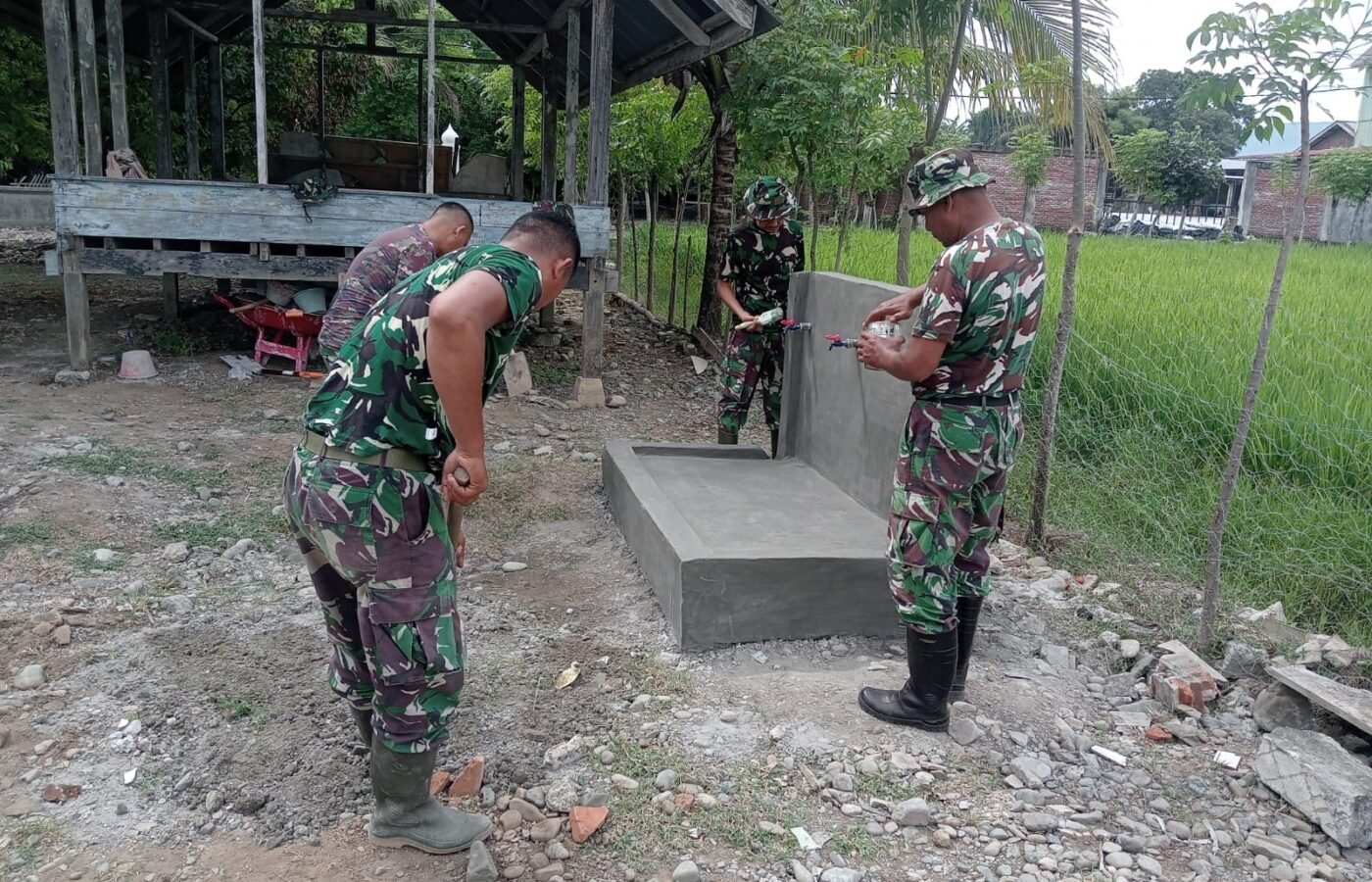 Penyelesaian Tempat Wudu TMMD Ke-129 Kodim 0102/Pidie, Tingkatkan Akses Air Bersih Jamaah