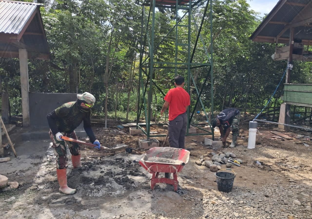 Dedikasi Satgas TMMD Ke-129 Kodim 0102/Pidie dalam Penyediaan Air Bersih untuk Santri