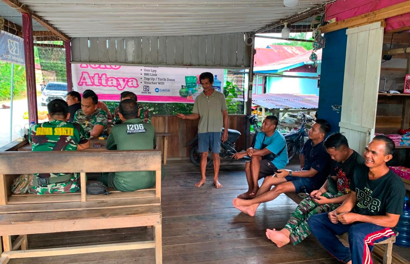 Membangun Hubungan Baik dengan Komunitas, Satgas TMMD ke 129 Gelar Komsos