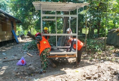 Pengecekan Progres Pemasangan MCK oleh Satgas TMMD Ke-129 di Desa Bandaraya