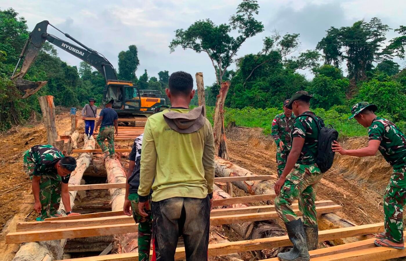 Progres Jembatan Nuangan di Desa Ulak Pauk Hampir Rampung