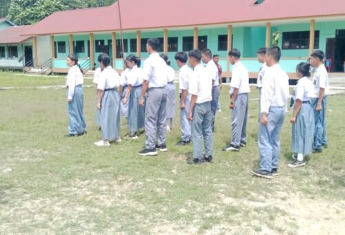 Membangun Karakter Melalui Latihan PBB, Satgas TMMD Ajarkan Disiplin pada Siswa