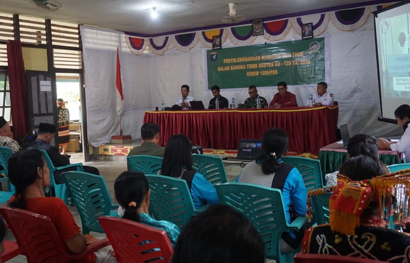 Peningkatan Kesadaran Masyarakat Melalui Penyuluhan Kamtibmas dan Pertanian oleh Satgas TMMD