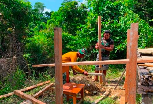 SATGAS TMMD KE-129 PERCEPAT PEMBANGUNAN BAK PENAMPUNG AIR DI SMPN 4 SATAP EMBALOH HILIR