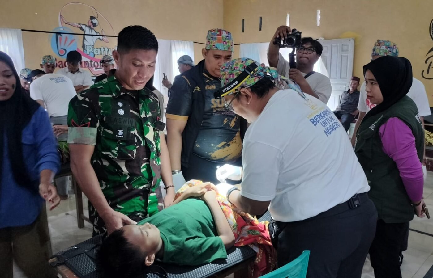 Aksi Sosial Satgas TMMD ke-129 Kodim 1407/Bone: Sunat Massal untuk Warga