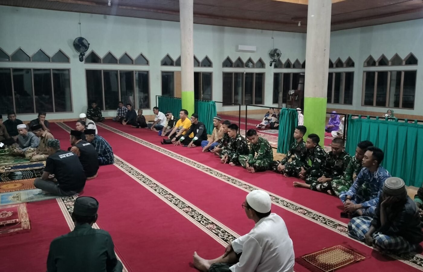 Doa Bersama TNI dan Warga di Masjid Nurul Huda, Bone