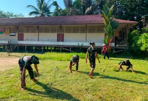 TNI dan Warga Bersatu dalam Aksi Bersih Desa Melalui TMMD Ke-129