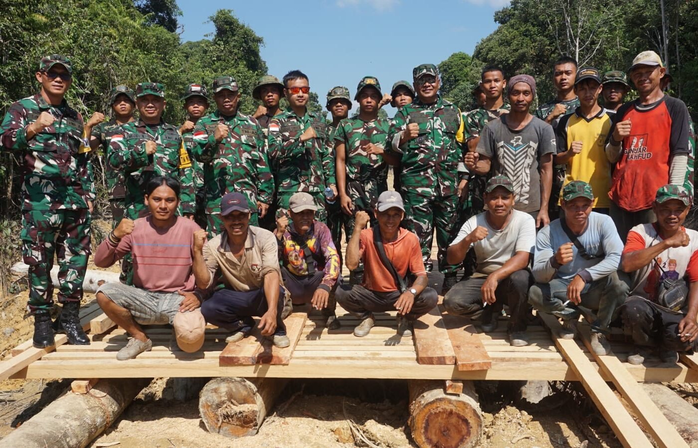 Kunjungan Brigjen TNI Aldrin Ali Bahasoan ke Lokasi TMMD Reguler Ke-129 di Kapuas Hulu