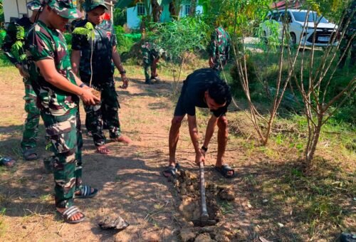 Kegiatan Satgas TMMD Ke-129: Penanaman Bibit Pohon untuk Lingkungan yang Lebih Baik di Desa Ulak Pauk