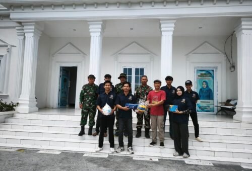 Mendorong Olahraga dan Kebersamaan, Satgas TMMD Ke-129 Kodim 1404/Pinrang Serahkan Alat Olahraga