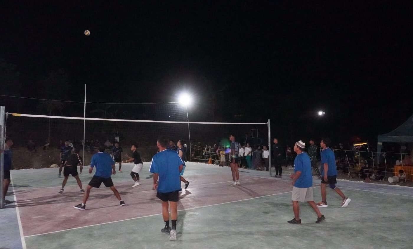 Turnamen Voli: Simbol Persatuan di TMMD ke-129 Kodim 0812 Lamongan