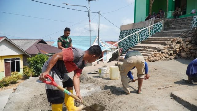 Peran Satgas TMMD dalam Memperbaiki Jalan Akses Dermaga