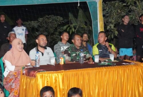 Antusiasme Warga Tlemang Terhadap Laga Final Voli Bersama Satgas TMMD 129