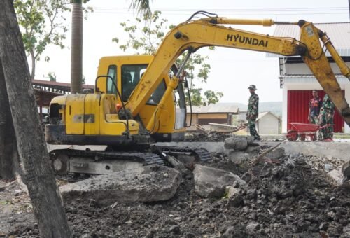 Kehadiran Alat Berat dalam Pembangunan Infrastruktur Desa Tlemang
