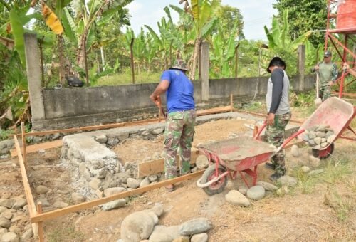 Pembangunan MCK oleh Satgas TMMD Ke-129 di Pidie Dorong Kesehatan Masyarakat
