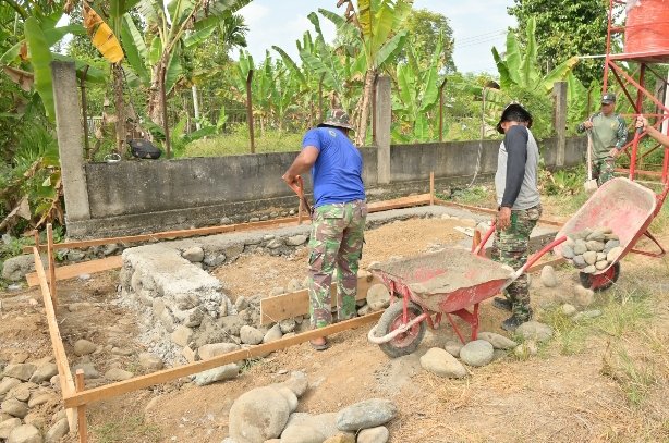 Pembangunan MCK oleh Satgas TMMD Ke-129 di Pidie Dorong Kesehatan Masyarakat