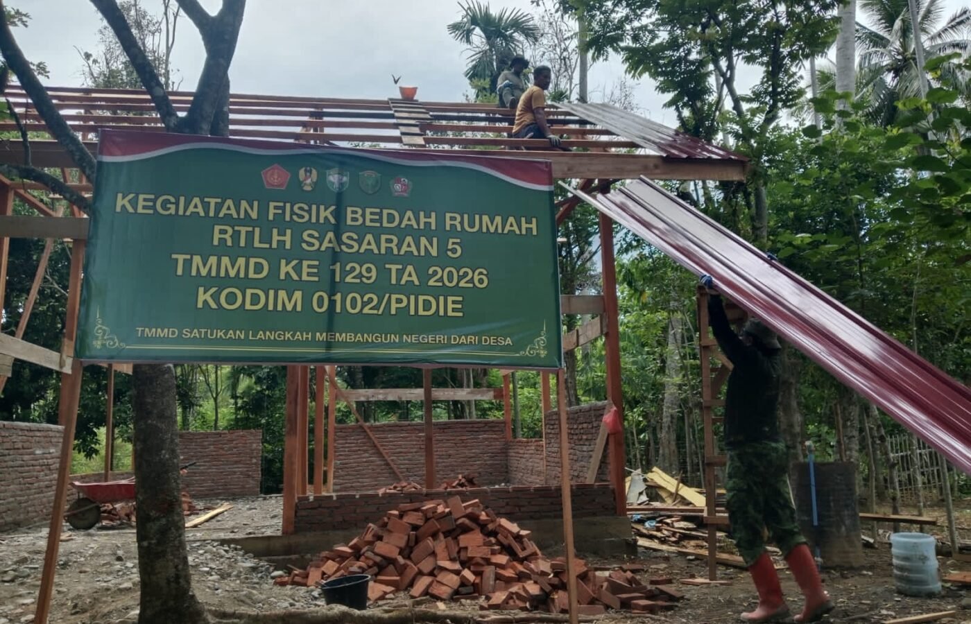 Semangat Baru Ibu Rabumah, Rehabilitasi Rumah Melalui Program TMMD