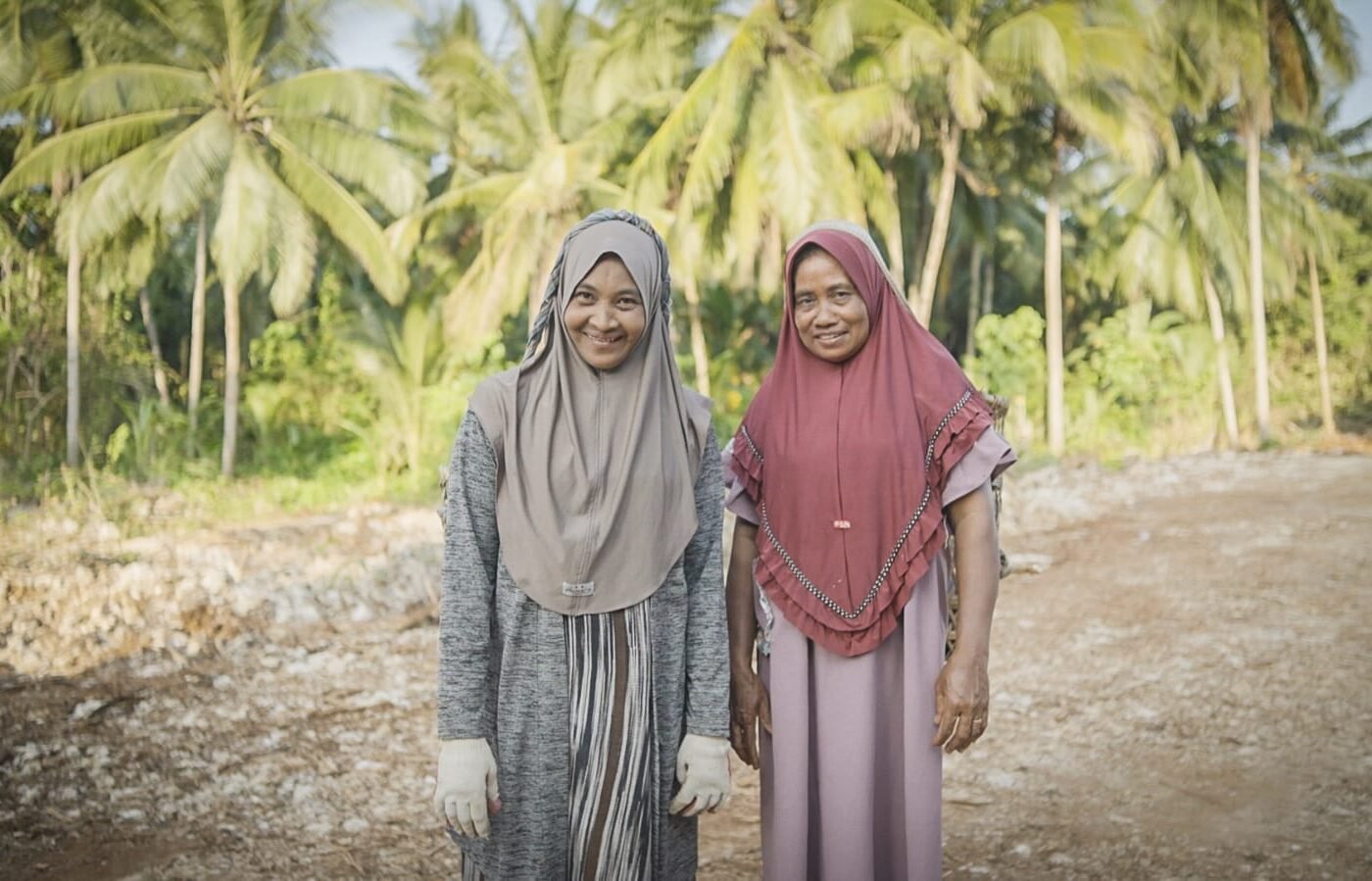 Jalan TMMD Dukung Aktivitas Sehari-hari Ibu-Ibu Petani