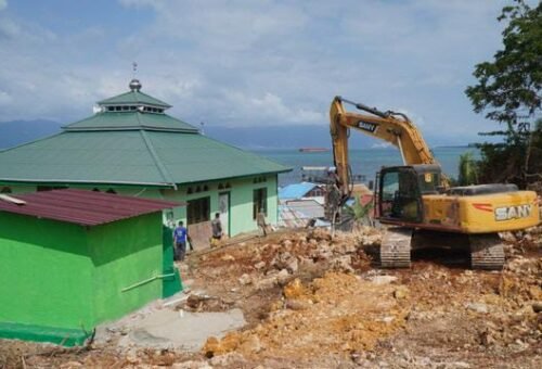 Setelah TMMD, Alat Berat Satgas Dipakai untuk Perbaikan Fasilitas di Umbele
