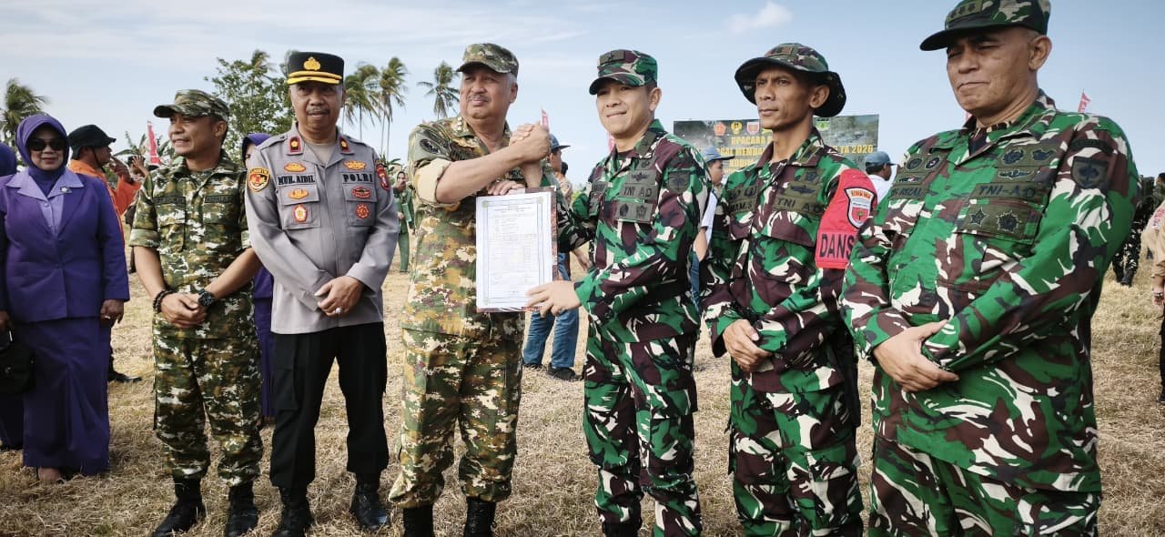Menuju Desa Sejahtera, Kasdam XIV/Hasanuddin Resmikan Penutupan TMMD Ke-129 di Pinrang